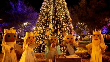 Dan vida a la famosa muñeca mexicana de trapo en Navidad