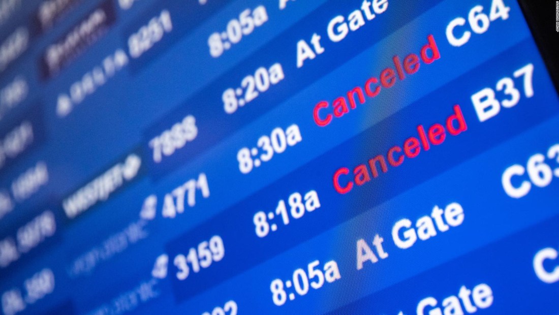Pesadilla aérea: cancelan más vuelos previo al Año Nuevo