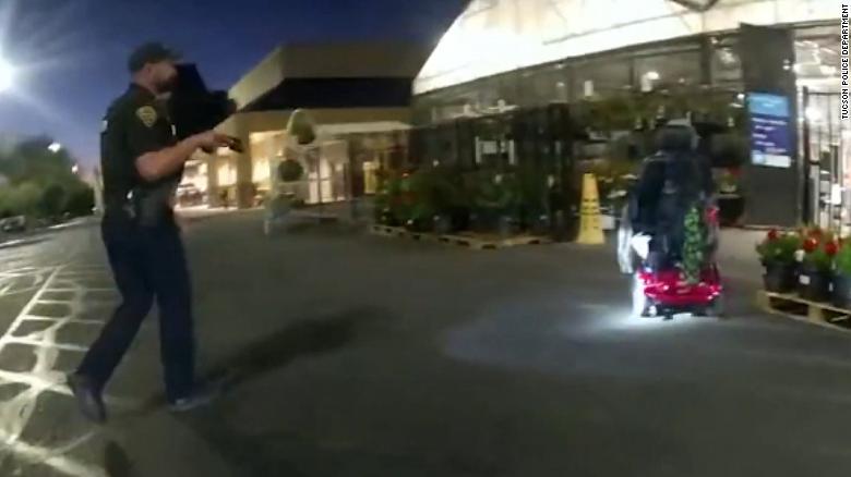 Impactante video: Policía le disparó 9 veces a un hombre en silla de ruedas 