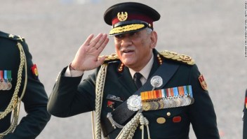 El jefe del Estado Mayor de la Defensa, Bipin Rawat, fotografiado en 2020, estaba a bordo del helicóptero. Se desconoce su estado.