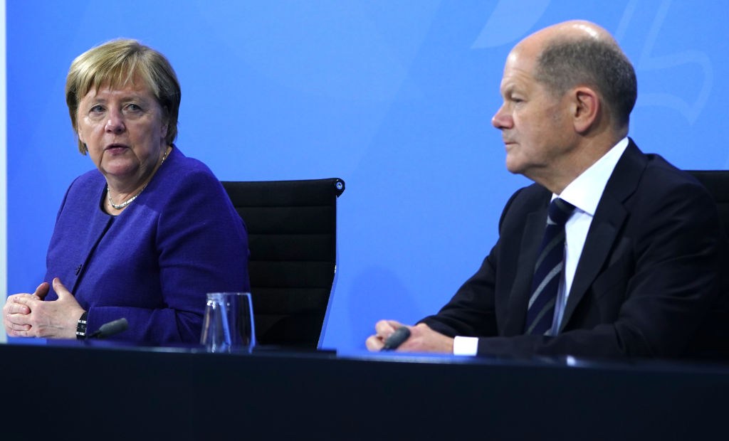 Merkel y Scholz anunciaron las nuevas medidas en Alemania
