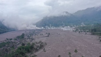 Ya son 21 los fallecidos por la erupción de un volcán en Indonesia