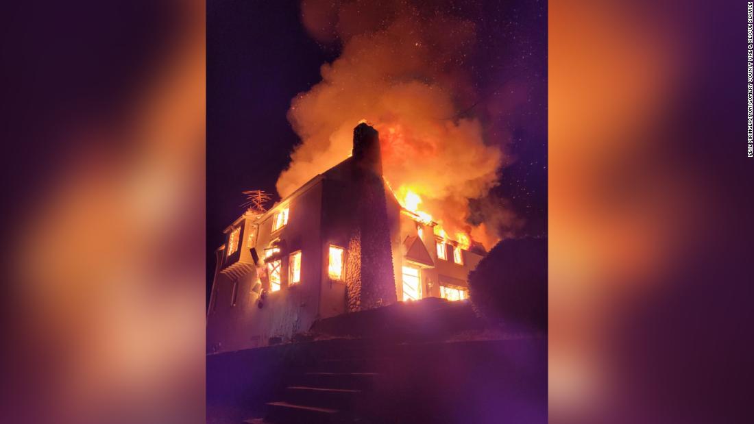 Casa de Maryland se incendia espués de que una familia usó carbón para erradicar una infestación de serpientes