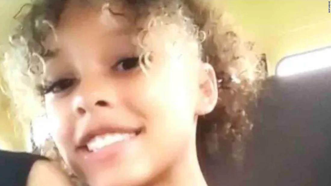 Kyra Scott, de 14 años, murió tras recibir un disparo de su hermano, que fabricaba y vendía "armas fantasma", según la oficina del sheriff local.