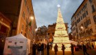 L'Italia impone mascherine obbligatorie all'esterno a causa del boom Omigron