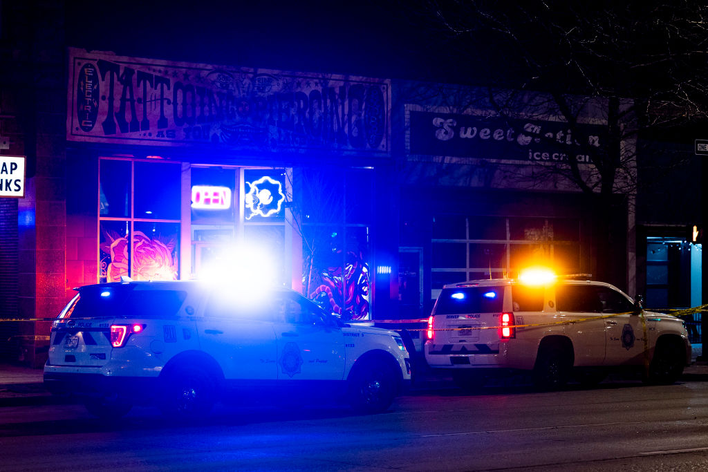 Investigan tiroteos en área de Denver que dejaron al menos 5 muertos