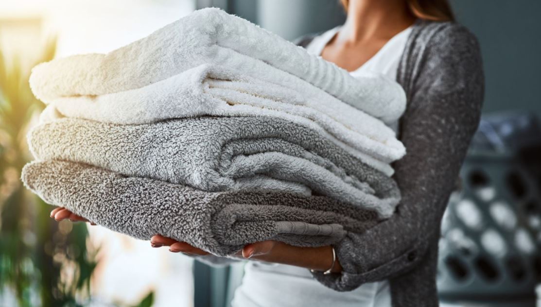precoz Miedo a morir Producto Cómo y con qué frecuencia lavar tus toallas, según los expertos
