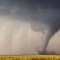 En la imagen, una fotografía de un tornado.