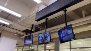 Televisores de redacción de noticias tiemblan tras sismo