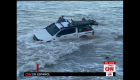 Marea peligrosa en Queensland arrasa con un automóvil