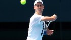 Djokovic entrena mientras es investigado en Australia