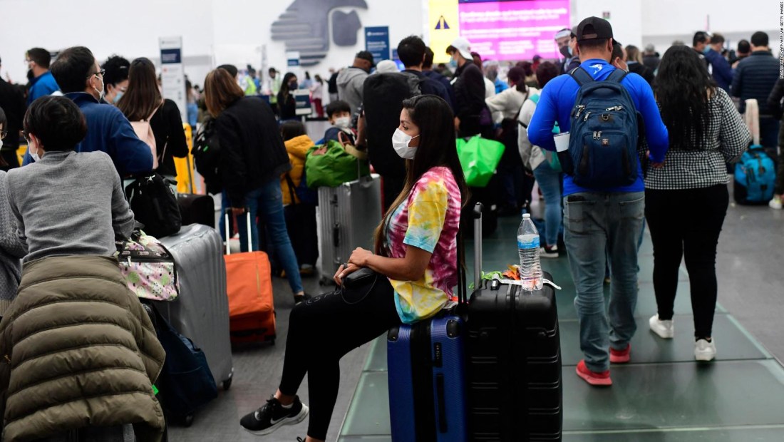 Siguen cancelando vuelos en Ciudad de México ante aumento de covid-19