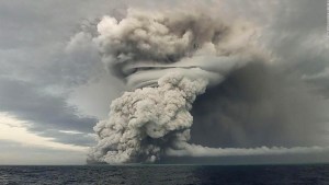 Alaska escuchó la erupción de volcán cerca de Tonga