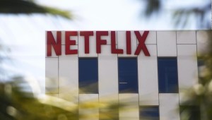 Las acciones de Netflix caen un 20%