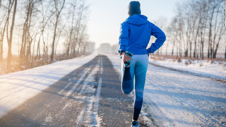 El gorro de deporte que te protege del frío, el viento y la lluvia -  Showroom