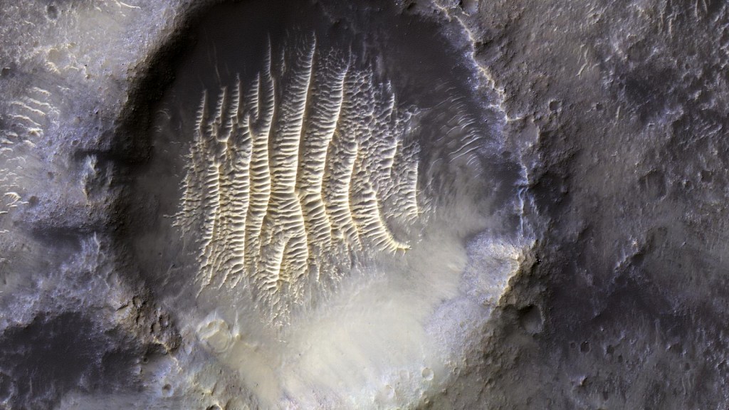 El cráter que cambia la forma en que "vemos" Marte