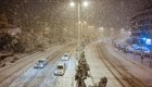 Una histórica nevada provoca caos y destrucción en Grecia