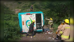 Accidente de autobús en Ecuador deja al menos 3 muertos y 18 heridos