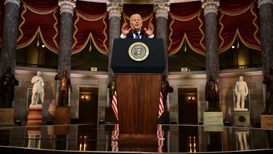 Joe Biden en su discurso tras el primer aniversario del ataque al Capitolio
