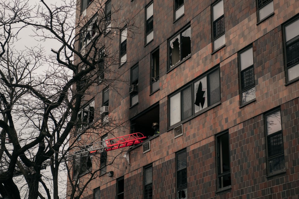 Calentador eléctrico averiado provocó incendio en Nueva York