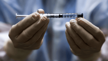 Argentina: ¿es el pase sanitario el paso previo a la vacunación obligatoria contra el covid?