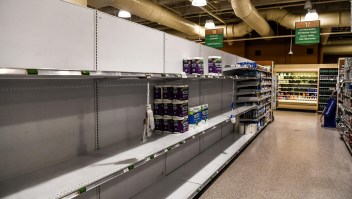 ¿A qué se debe la escasez de productos en los almacenes?