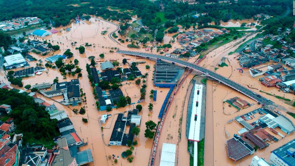 Drone muestra inundaciones en São Paulo que mataron a más de 20