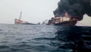 Explota buque petrolero en Nigeria con tripulantes a bordo