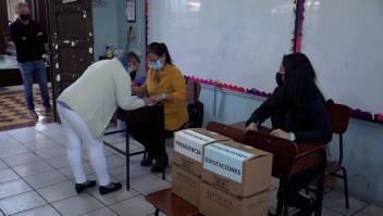 Costa Rica elige presidente y así comenzó la jornada electoral