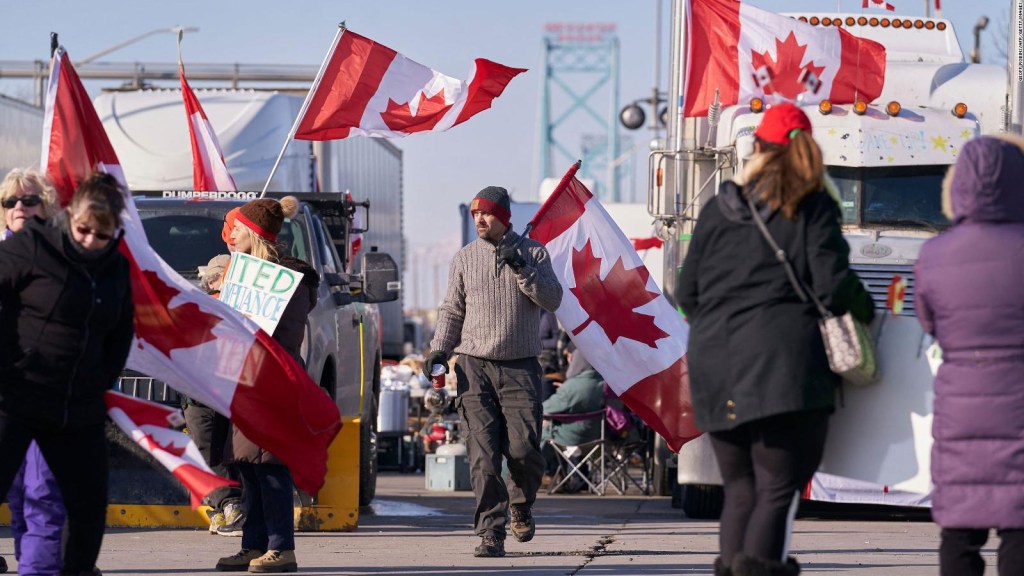 Así se vive la protesta de camioneros en Canadá desde dentro