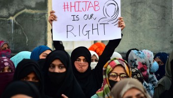 Prohibición del hiyab en escuelas desata protestas en la India