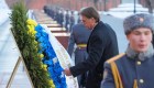 Jair Bolsonaro depositó flores sobre monumento de la Segunda Guerra Mundial
