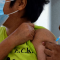 EE.UU. evalúa empezar la vacunación a menores de 5 años a partir de abril