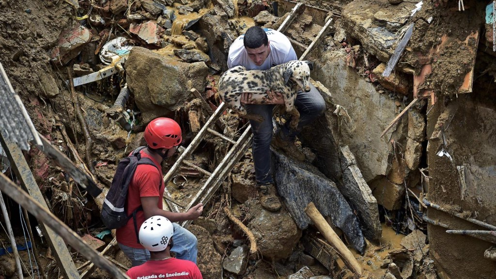 Al menos 90 muertos en deslizamientos de tierra en Río de Janeiro