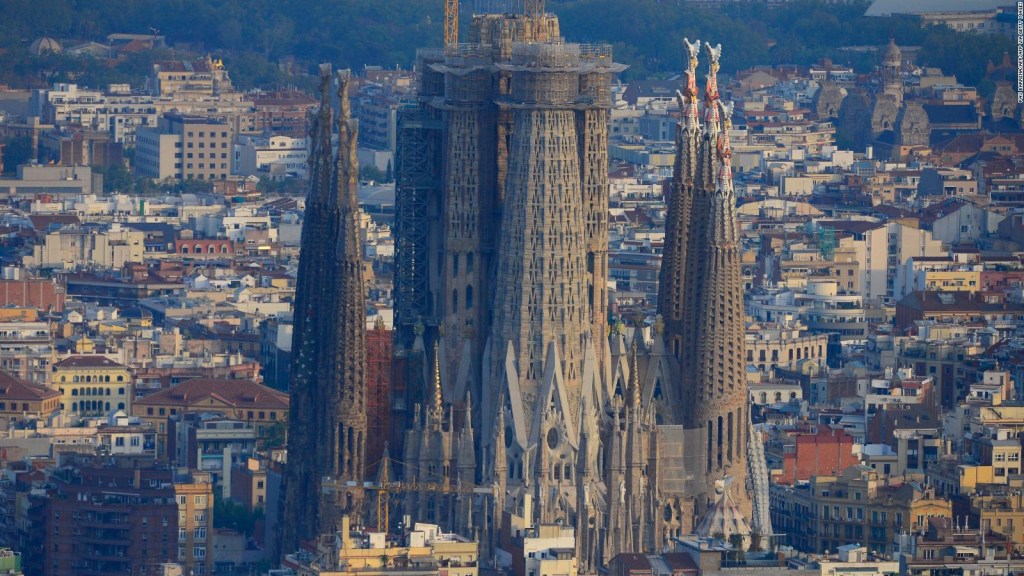 Tak odbyła się budowa Sacramento Familia w Barcelonie