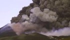 Mira las impresionantes imágenes de la fuente de lava que expulsó el volcán Etna