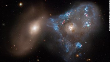 triángulo espacio Hubble galaxias
