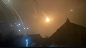 El momento exacto cuando Alex Tienda escucha explosiones en Ucrania
