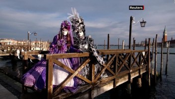 Vuelve carnaval de Venecia con sus pintorescos disfraces
