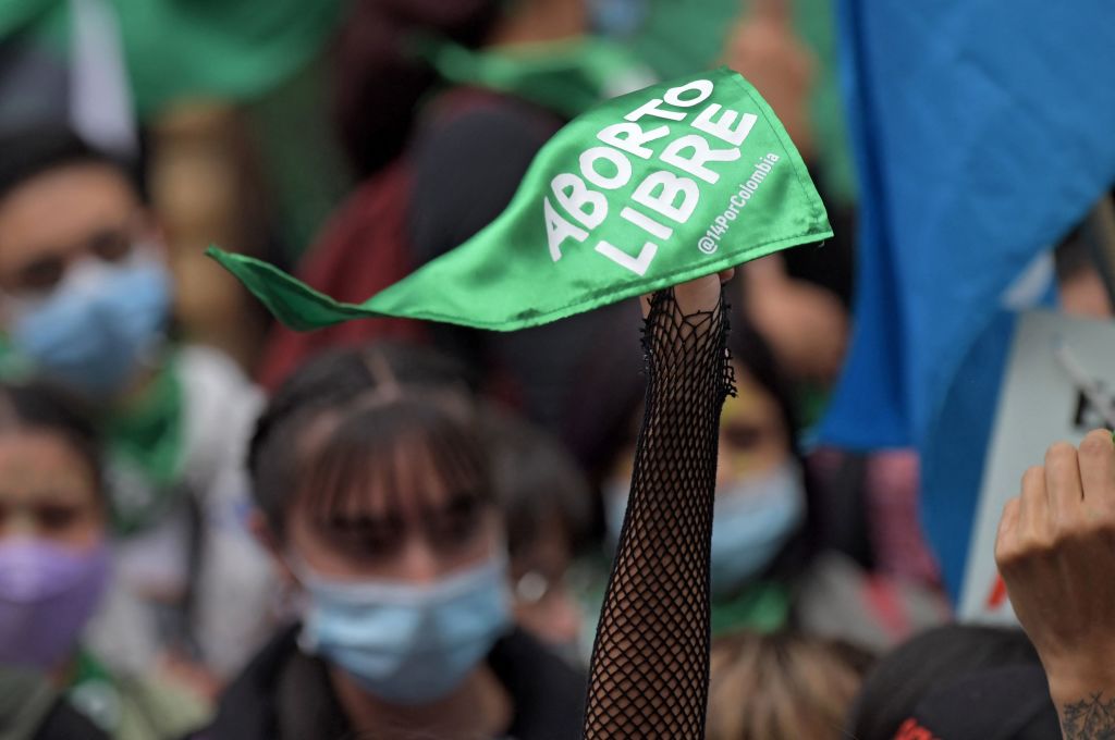 Aborto despenalizado hasta la semana 24 en Colombia: decisión histórica