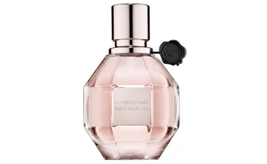 Los 17 perfumes más vendidos para mujer con los que los críticos están