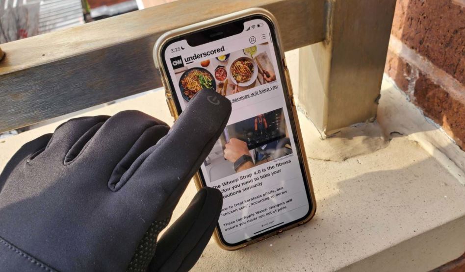 10 guantes táctiles baratos y de calidad para usar el móvil sin pasar
