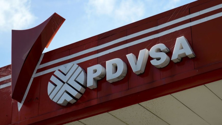La investigación sugiere que más de 20 venezolanos probablemente vinculados a esquemas de corrupción en PDVSA acumularon fortunas en un banco suizo durante años