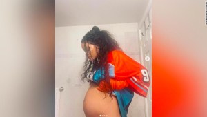 Rihanna mostró su panza de embarazada en una foto en redes.