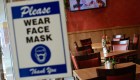 Levantamiento del mandato de uso de mascarillas en Nueva York genera reacciones entre empresarios