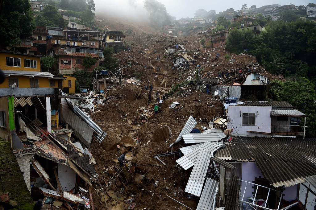 Graves inundaciones tras lluvias en Río de Janeiro