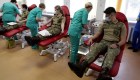 Médicos rumanos donan sangre para Ucrania