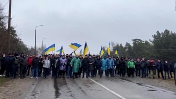Ucranianos protegen una planta nuclear