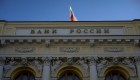 Rusia reconoce "graves golpes" a su economía