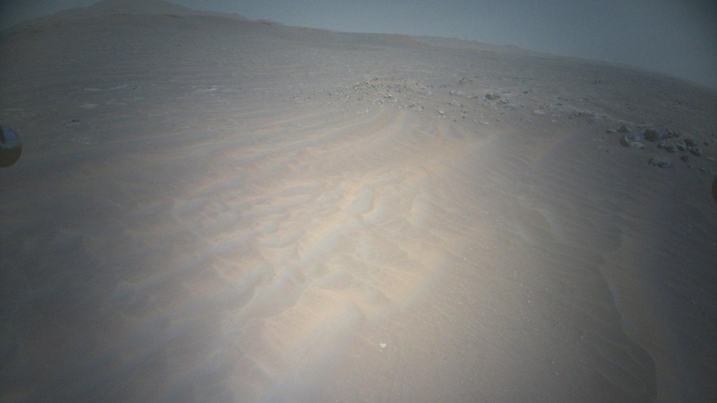 Ingenuity envía postales de las bellas dunas de Marte